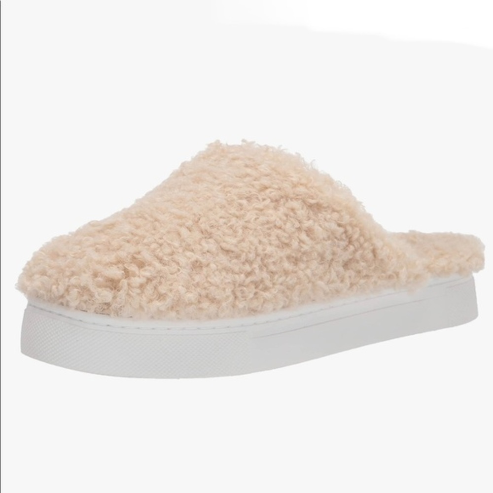 XOXO Wild fur sneaker slide size 8M